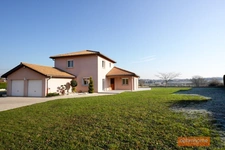 Très belle maison de 120m2 avec SPA extérieur, vue dégagée, garage double sur un terrain piscinable de 1500m2