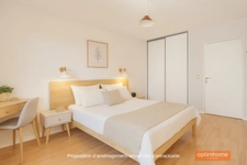 T4 traversant, calme et lumineux avec balcons et cave. Un garage est possible en option. 