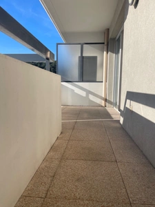 LOCATION Superbe appartement type T2 de 42 m² avec parking, exposition plein sud et étagé élevé. PMR