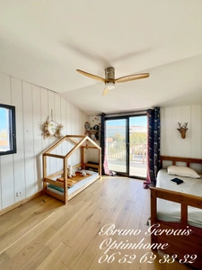 VILLA CONTEMPORAINE A OSSATURE BOIS  D'INSPIRATION WEST COAST A VENDRE A FRONTIGNAN
