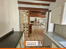 Maison familiale 150 m² avec garage, bureau indépendant, terrasse et grand espace de stockage à Frontignan