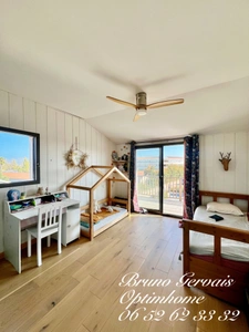 VILLA CONTEMPORAINE A OSSATURE BOIS  D'INSPIRATION WEST COAST A VENDRE A FRONTIGNAN