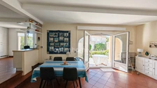 Appartement à vendre de 88 m² en Rez-de-jardin avec grandes terrasses à Bouzigues – Étang de Thau