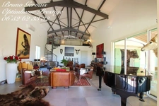 À Vendre : Villa de Prestige avec Vue Imprenable sur l'Étang