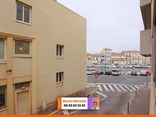 À vendre à Sète – Grand appartement T4 avec parking, à 2 pas des quais et du centre-ville
