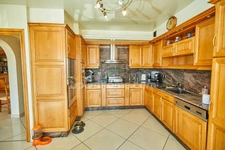 BOUZIGUES – Face à l'étang de Thau, villa 250 m² + piscine + appartement indépendant