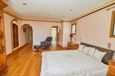 BOUZIGUES – Face à l'étang de Thau, villa 250 m² + piscine + appartement indépendant