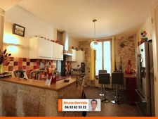 Grande maison de caractère rénovée à Villeveyrac – 250 m² habitables avec jardin, garage et terrasse