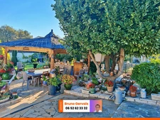 Maison à vendre à Balaruc-le-Vieux, années 80, avec jardin, piscine et vue dégagée