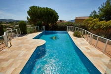 BOUZIGUES – Face à l'étang de Thau, villa 250 m² + piscine + appartement indépendant