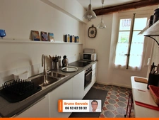 Maison à vendre en 2 parties possibilité local commercial+ habitation BOUZIGUES 