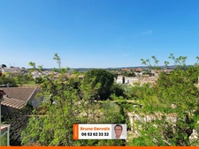 Grande maison de caractère rénovée à Villeveyrac – 250 m² habitables avec jardin, garage et terrasse