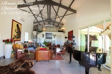 À Vendre : Villa de Prestige avec Vue Imprenable sur l'Étang
