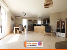 CHARMANTE VILLA DE PLAIN PIED CONSTRUITE EN 2010 SUR UN TERRAIN PLAT ET CLOS