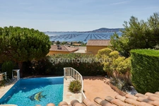 BOUZIGUES – Face à l'étang de Thau, villa 250 m² + piscine + appartement indépendant