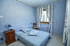 BOUZIGUES – Face à l'étang de Thau, villa 250 m² + piscine + appartement indépendant