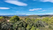 Propriété avec deux villas récentes sur 2,5 hectares à proximité de Plaissan et Villeveyrac
