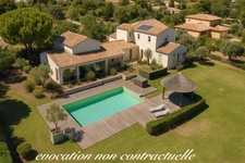 À Vendre : Villa de Prestige avec Vue Imprenable sur l'Étang