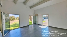 À Vendre : Villa de Prestige avec Vue Imprenable sur l'Étang
