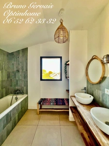 VILLA CONTEMPORAINE A OSSATURE BOIS  D'INSPIRATION WEST COAST A VENDRE A FRONTIGNAN