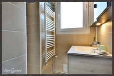 Pineuilh – Appartement T3 rénové 62 m², balcon, tout à pied