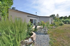 Minzac (Dordogne) maison plain pied 3  chambres + garage et jardin