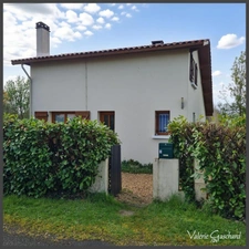 Maison proche St Seurin sur l'Isle-  3 chambres avec vue dégagée