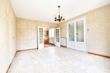 Saint-Seurin-sur-l'Isle : maison  99 m² + dépendances sur 6660 m² de terrain 