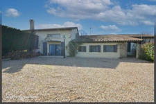 Propriété de 320 m², piscine, garage et deux logements indépendants loués