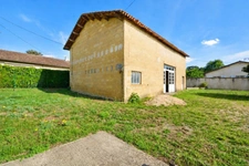 MUSSIDAN – Ensembles immobilier rare : Maison en pierre 103 m² de plain-pied + Plus de 200 m² d'ateliers et dépendances sur cour intérieure !