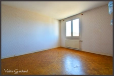 Saint seurin sur l'isle -Maison 4 chambres + sous sol total, grange et terrain 
