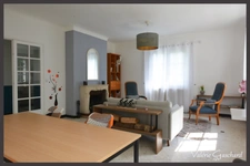 Maison familiale ou investissement à Pors-Sainte-Foy-et-Ponchapt – 175 m² – 5 chambres – Double logement – Jardin 1038 m²