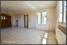 Saint seurin sur l'isle -Maison 4 chambres + sous sol total, grange et terrain 