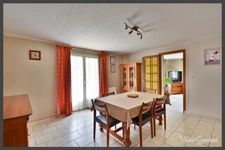 Domaine avec gîtes à vendre – 3 maisons, 2 piscines, nature et calme –6600 m² de terrain - Dordogne