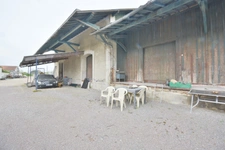 Ancien bar et hôtel proche de Coutras avec  gros potentiel de création de logements