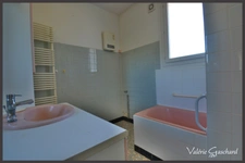 Saint seurin sur l'isle -Maison 4 chambres + sous sol total, grange et terrain 