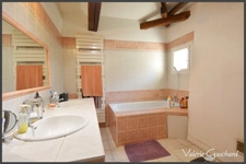 Maison en pierre 4 chambres dépendances  et terrain de plus de 2ha