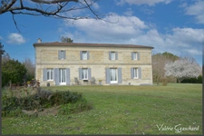 Maison en pierre 4 chambres dépendances  et terrain de plus de 2ha