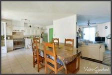 Maison familiale de plain-pied à Saint-Vivien (Gironde) – 5 chambres, garage, grand terrain clos