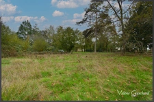Chartreuse 250 m² + 400 m² de dépendances et 6 ha de terrain 