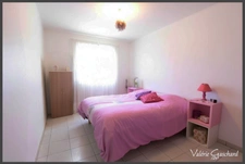 Maison familiale de plain-pied à Saint-Vivien (Gironde) – 5 chambres, garage, grand terrain clos