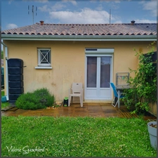 Maison une chambre avec jardin à  SAINT SEURIN SUR L'ISLE (33)