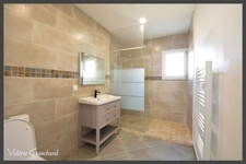 SAINT MEDARD DE GUIZIERES (33) Maison neuve de plain-pied – 110 m² – 3 CH dont suite parentale – DPE A – Tout à pied !
