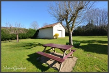 Domaine avec gîtes à vendre – 3 maisons, 2 piscines, nature et calme –6600 m² de terrain - Dordogne