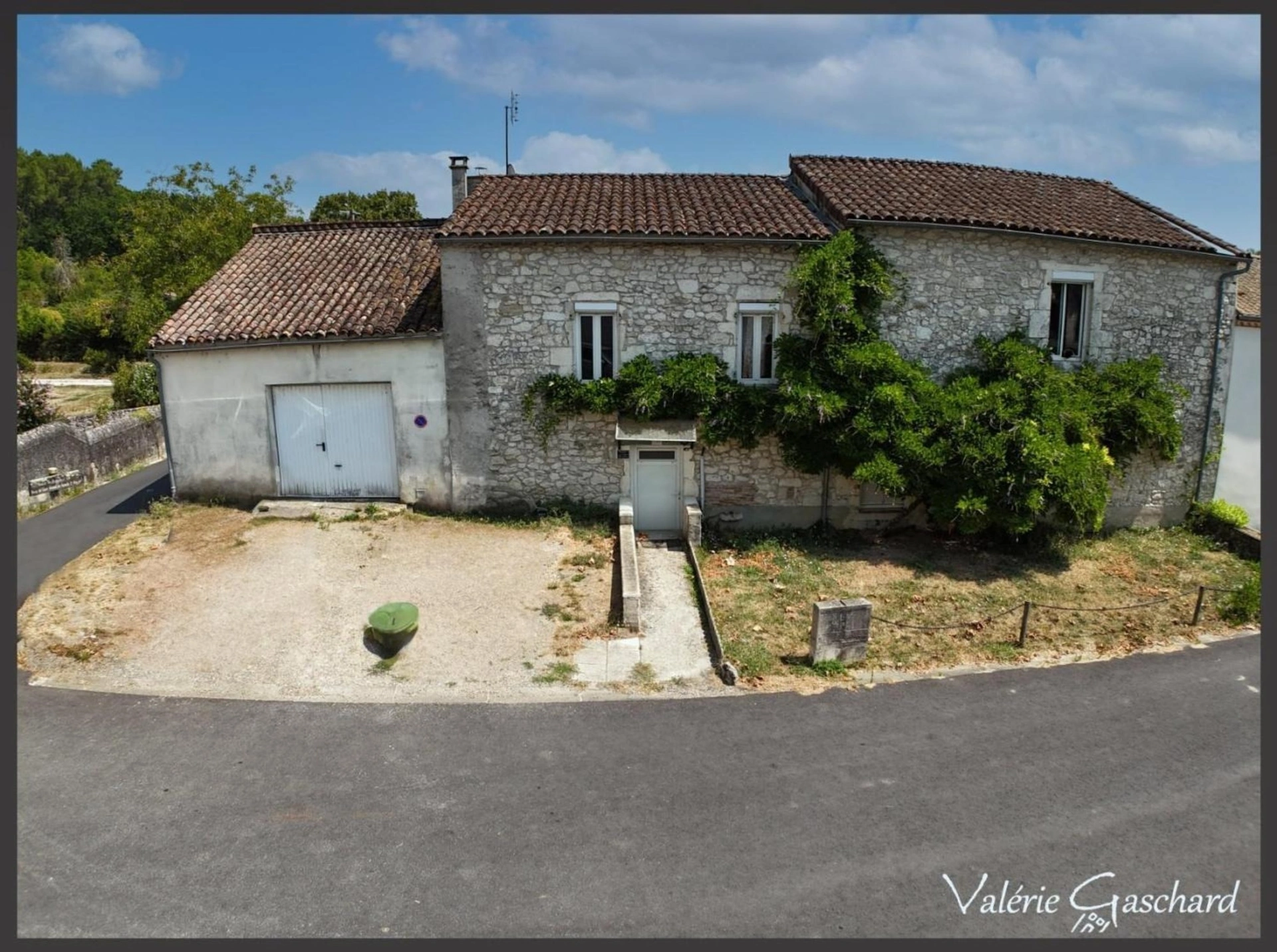Maison 7 pièces 235 m² · à Saint Antoine de Breuilh · 235 m² · 223 000 €