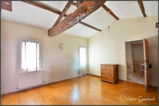 Maison en pierre 4 chambres dépendances  et terrain de plus de 2ha