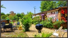  MENESPLET (24) Chalet bois avec dépendance, piscine et grand terrain clos proche Montpon-Ménestérol