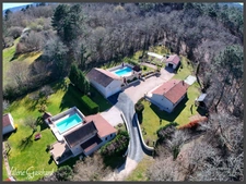 Domaine avec gîtes à vendre – 3 maisons, 2 piscines, nature et calme –6600 m² de terrain - Dordogne