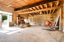 MUSSIDAN – Ensembles immobilier rare : Maison en pierre 103 m² de plain-pied + Plus de 200 m² d'ateliers et dépendances sur cour intérieure !