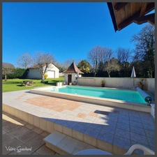Domaine avec gîtes à vendre – 3 maisons, 2 piscines, nature et calme –6600 m² de terrain - Dordogne